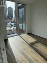 2088 James St in Burlington, ON - Building Photo - Building Photo