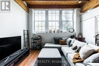 543 Timothy St in Newmarket, ON - Building Photo - Building Photo