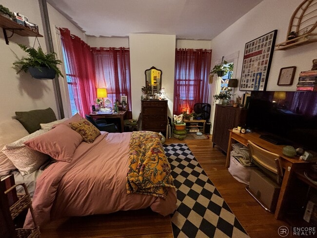 16 Davis Ave, Unit 3 in Brookline, MA - Building Photo - Building Photo