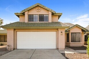 7519 W Sequoia Dr in Glendale, AZ - Building Photo