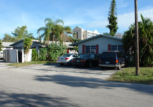 705-709 SE 19th St in Fort Lauderdale, FL - Building Photo - Building Photo