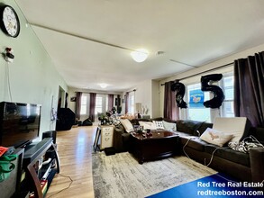 37 North Crescent Circuit, Unit 37 in Boston, MA - Foto de edificio - Building Photo