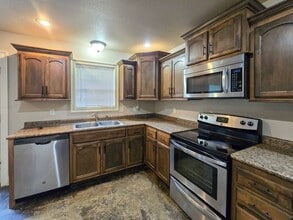 203 N Bernis St in Brookland, AR - Foto de edificio - Building Photo