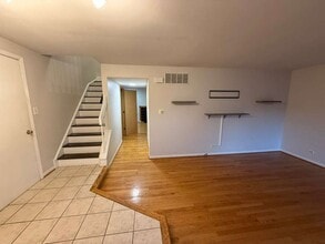 1410 Whispering Springs Cir in Palatine, IL - Building Photo - Building Photo