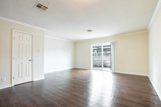 Camelot Apartments in Orange, TX - Building Photo - Interior Photo