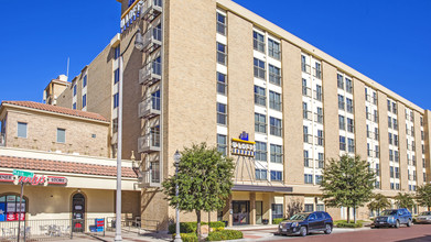 ULofts Apartments in Lubbock, TX - Foto de edificio - Building Photo