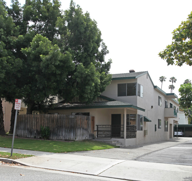 1162 Raymond Ave in Glendale, CA - Foto de edificio - Building Photo