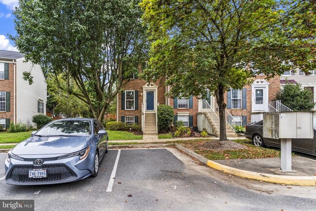 6377 Michael Robert Dr in Springfield, VA - Building Photo - Building Photo