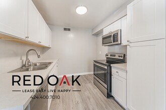 10741 Moorpark St in Los Angeles, CA - Building Photo - Building Photo