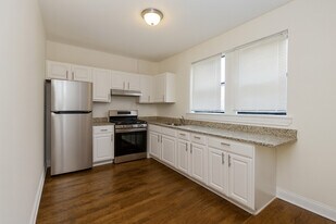 7640 S Stewart Ave in Chicago, IL - Building Photo