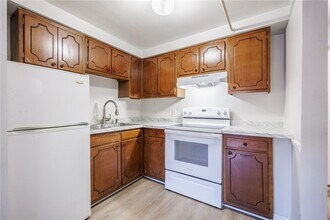 400 Main St in East Rochester, NY - Building Photo - Building Photo