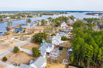 462 Chadwick Shores Dr in Sneads Ferry, NC - Building Photo - Building Photo