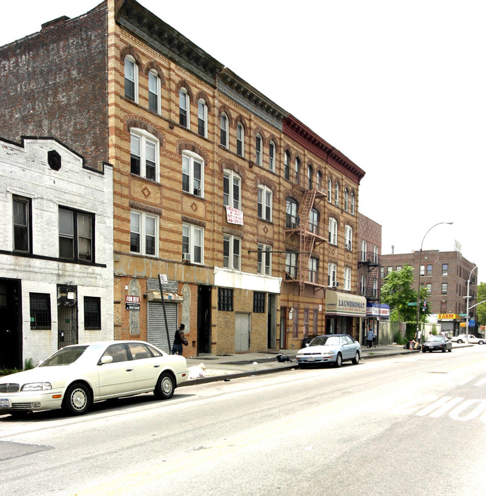 2110 Fulton St in Brooklyn, NY - Foto de edificio