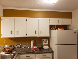 8810 Albemarle Rd in Charlotte, NC - Building Photo