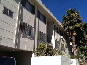 275 Lucas Ave-Unit -16 in Los Angeles, CA - Building Photo - Building Photo