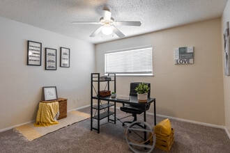 The Landing at Pinewood Park in Lubbock, TX - Building Photo - Interior Photo