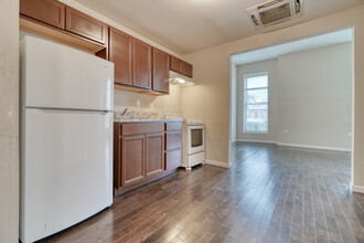 1011 St Paul St in Baltimore, MD - Building Photo - Interior Photo