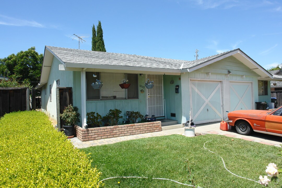 1035-1037 Nottingham Pl in San Jose, CA - Building Photo