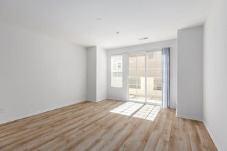 Marquis at Otay Ranch in Chula Vista, CA - Foto de edificio - Interior Photo