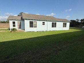 4822 W Cedar Bayou Lynchburg Rd in Baytown, TX - Building Photo - Building Photo
