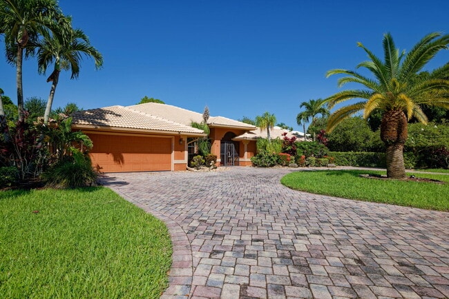 1180 SW Mirror Lake Cove in Port St. Lucie, FL - Foto de edificio - Building Photo
