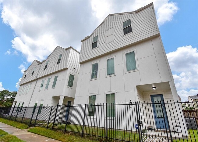 property at 3712 Link Valley Dr.