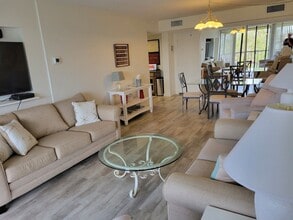 618 Bird Bay Dr S, Unit 307 in Venice, FL - Building Photo - Building Photo