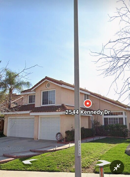 2544 Kennedy Dr in Corona, CA - Building Photo