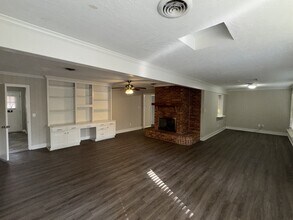 827 Briarwood Dr in Jackson, MS - Building Photo - Building Photo