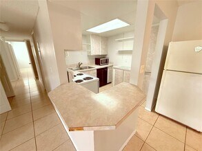 910 Lake Destiny Rd in Altamonte Springs, FL - Building Photo - Building Photo