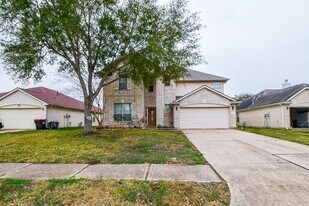 9641 Weldridge Dr in Sugar Land, TX - Building Photo