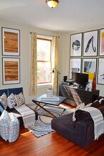 435 Hanover St, Unit 2D in Boston, MA - Building Photo - Building Photo