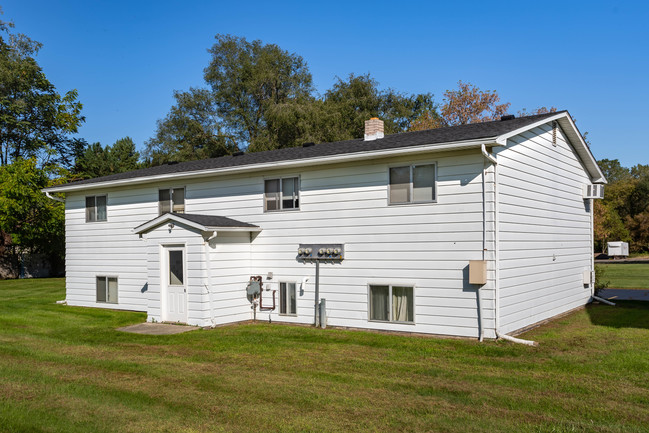 Brady Apartments in Swartz Creek, MI - Building Photo - Building Photo