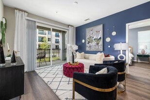 Everly on 401 in Raleigh, NC - Building Photo