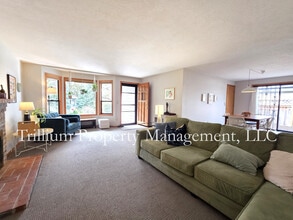 110 SE 65th Ave in Portland, OR - Building Photo - Building Photo