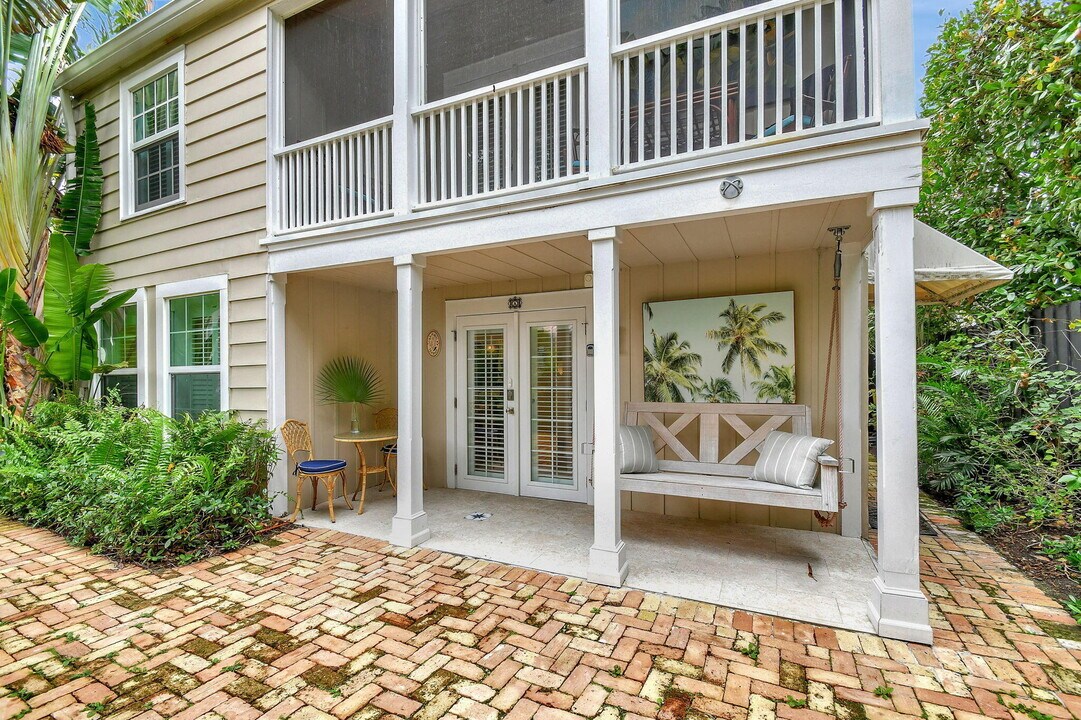 237 Dyer Rd in West Palm Beach, FL - Building Photo