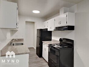 240 Athol Ave in Oakland, CA - Building Photo - Building Photo