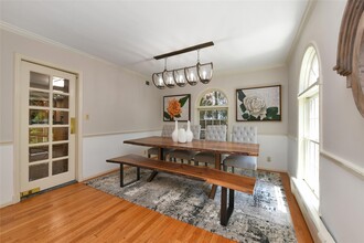 69 Castle Ridge Rd in Manhasset, NY - Building Photo - Building Photo
