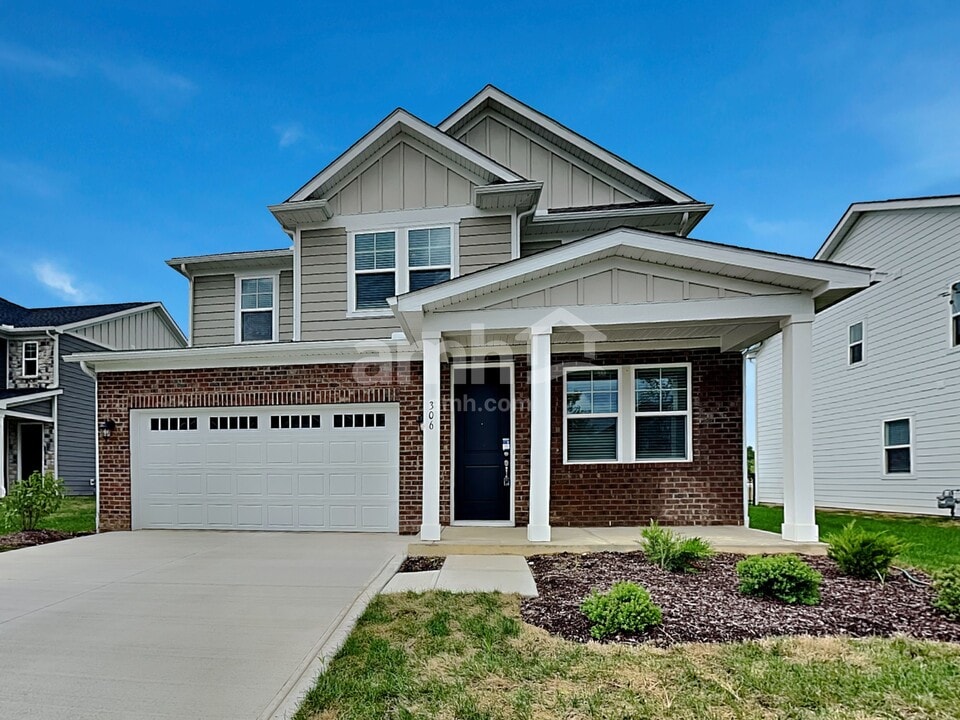 306 Pne Hl Ct in Delaware, OH - Building Photo