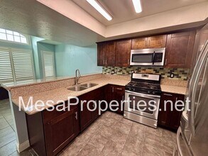 118 N Glendora Ave in Covina, CA - Building Photo - Building Photo