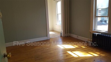 122 Buell St in Burlington, VT - Foto de edificio - Building Photo