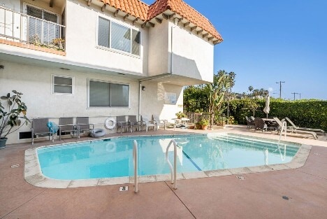 6615 Pacific Ave in Playa Del Rey, CA - Building Photo - Building Photo