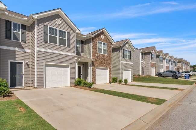 1333 Wunder Way in Spartanburg, SC - Building Photo - Building Photo