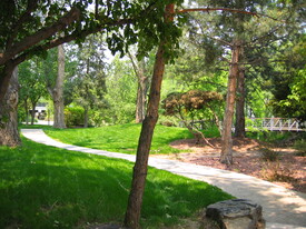 2859 Shadow Creek Dr, Unit #305 in Boulder, CO - Building Photo