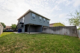 214 Allen Dr in Laredo, TX - Building Photo - Building Photo