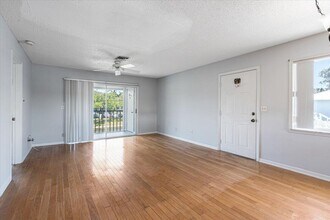 151 SE Village Dr in Port St. Lucie, FL - Building Photo - Building Photo