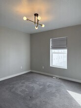 620 N Orchard Dr in North Salt Lake, UT - Building Photo - Building Photo