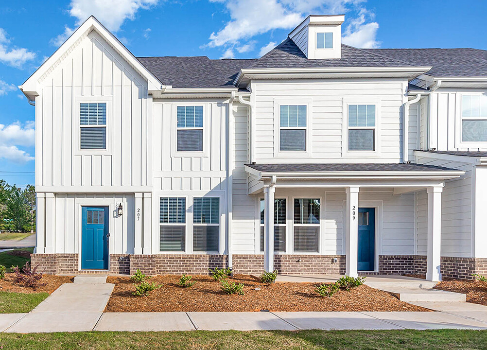 Fairforest Creekside in Greenville, SC - Building Photo