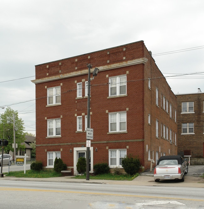 10101 Detroit Ave in Cleveland, OH - Building Photo - Building Photo