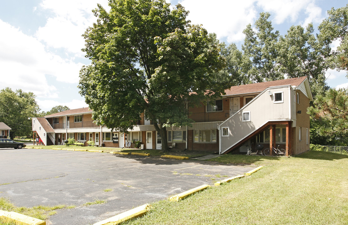 Lakeside Apartments in Flint, MI - Foto de edificio